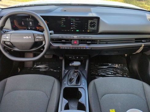 Used 2025 Kia K4 FWD image 13