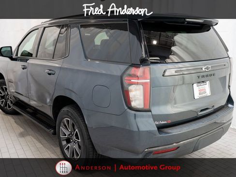 Used 2021 Chevrolet Tahoe Z71 w/ Luxury Package AWD/4WD image 4
