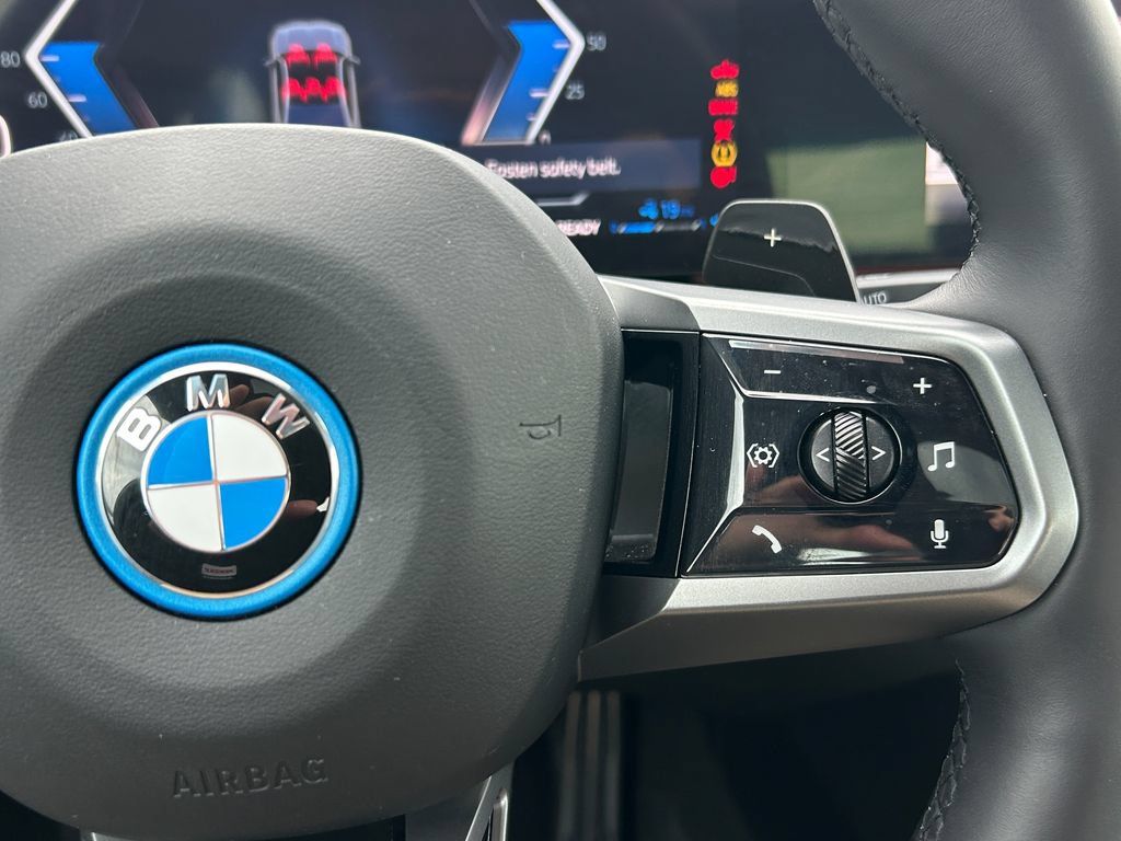 Used 2026 BMW 550e xDrive AWD/4WD image 20