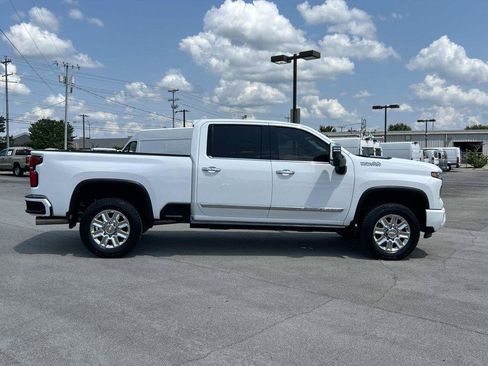 Used 2025 Chevrolet Silverado 3500 High Country w/ High Country Premium Package AWD/4WD image 2