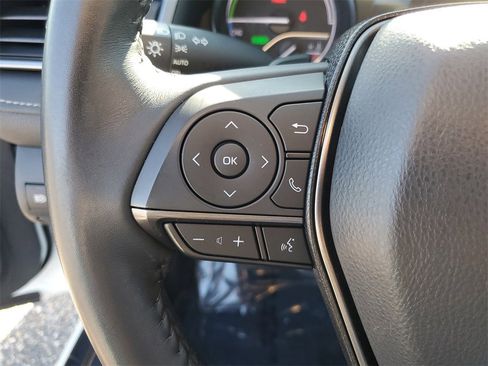 Used 2022 Toyota Camry XSE image 11