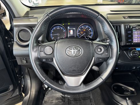 Used 2018 Toyota RAV4 XLE image 19