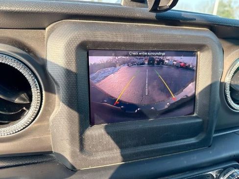 Used 2021 Jeep Wrangler Sport image 15