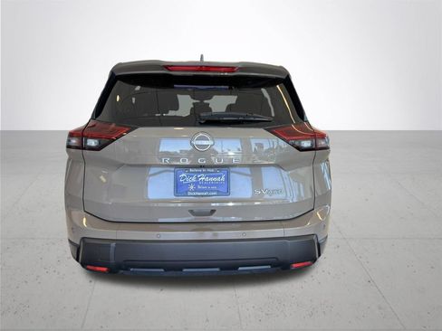 Certified 2024 Nissan Rogue SV w/ SV Premium Package AWD/4WD image 9