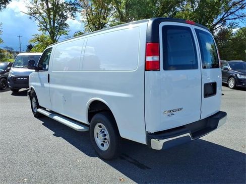 Used 2023 Chevrolet Express 2500 w/ Driver Convenience Package image 6