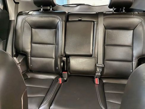 Used 2022 GMC Terrain SLT w/ Infotainment Package II image 30