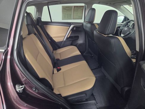 Used 2018 Toyota RAV4 Limited FWD image 28