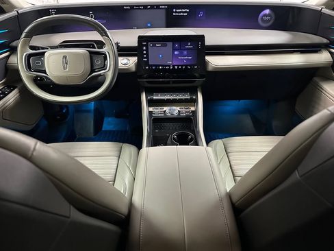 Used 2024 Lincoln Nautilus Reserve AWD/4WD image 22