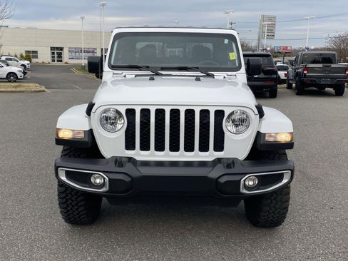 Used 2023 Jeep Gladiator Sport image 2