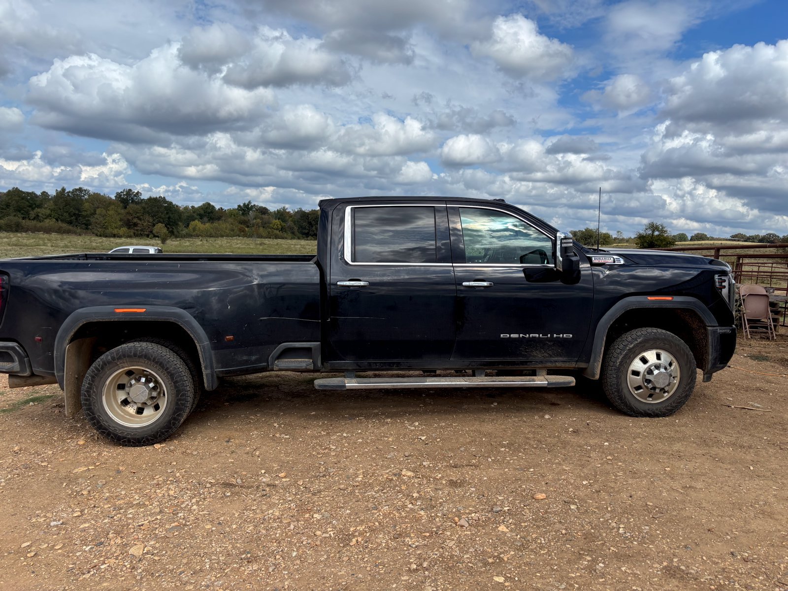 Used 2024 GMC Sierra 3500 Denali w/ Denali Reserve Package AWD/4WD image 2
