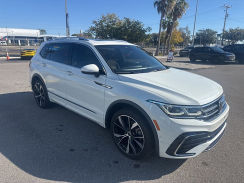 Used 2024 Volkswagen Tiguan SEL R-Line image 1