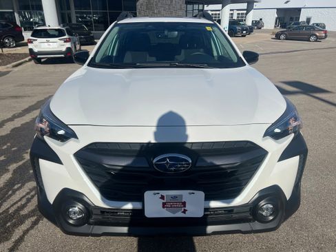 Certified 2025 Subaru Outback Premium image 2