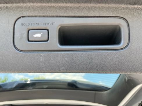 Certified 2025 Honda Pilot Touring image 43