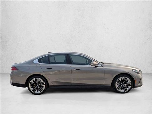 Certified 2026 BMW 540i xDrive AWD/4WD image 4