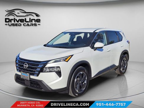 Used 2025 Nissan Rogue SV image 9