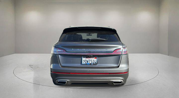 Used 2022 Lincoln Nautilus FWD w/ Premium Package image 3