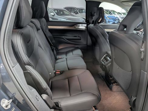 Used 2025 Volvo EX90 Ultra AWD/4WD image 9