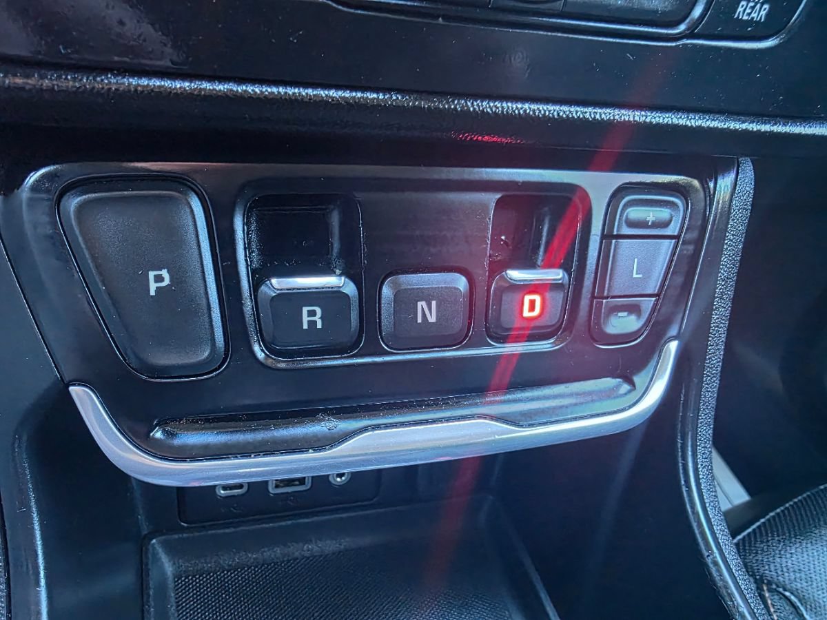 Used 2020 GMC Terrain SLT w/ Preferred Package FWD image 25