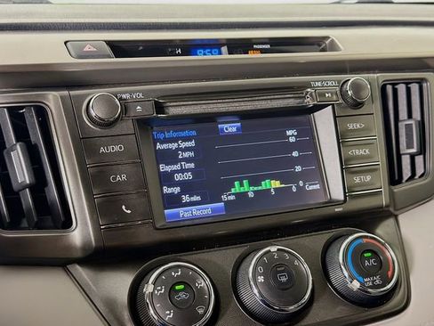 Used 2014 Toyota RAV4 LE FWD image 17