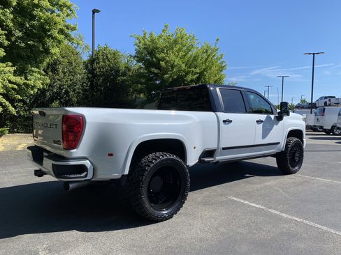 New 2026 Chevrolet Silverado 3500 High Country w/ High Country Premium Package AWD/4WD image 9