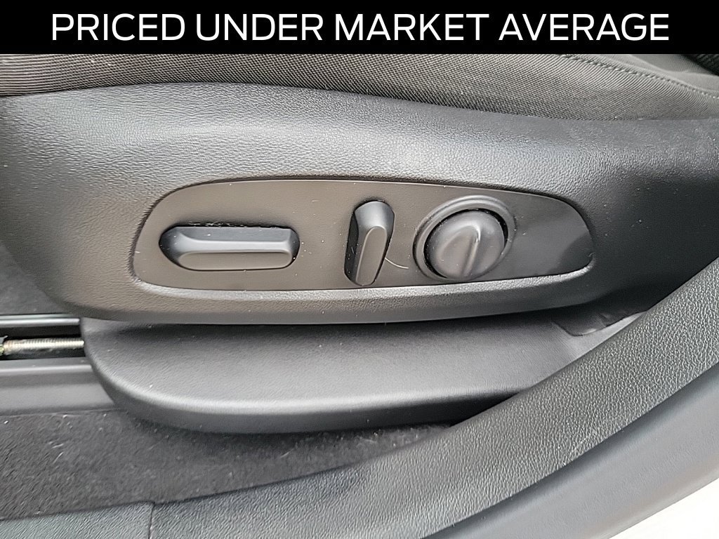Used 2019 Chevrolet Blazer LT FWD image 18