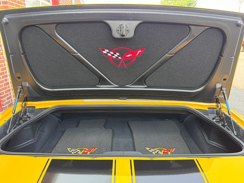 Used 2004 Chevrolet Corvette Z06 w/ Memory Package RWD image 51