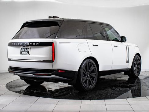 Used 2022 Land Rover Range Rover SE image 10