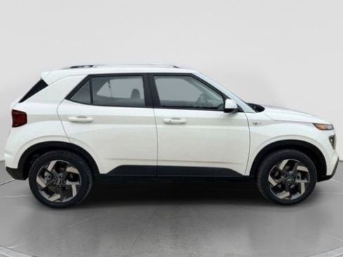 New 2026 Hyundai Venue SEL FWD image 8