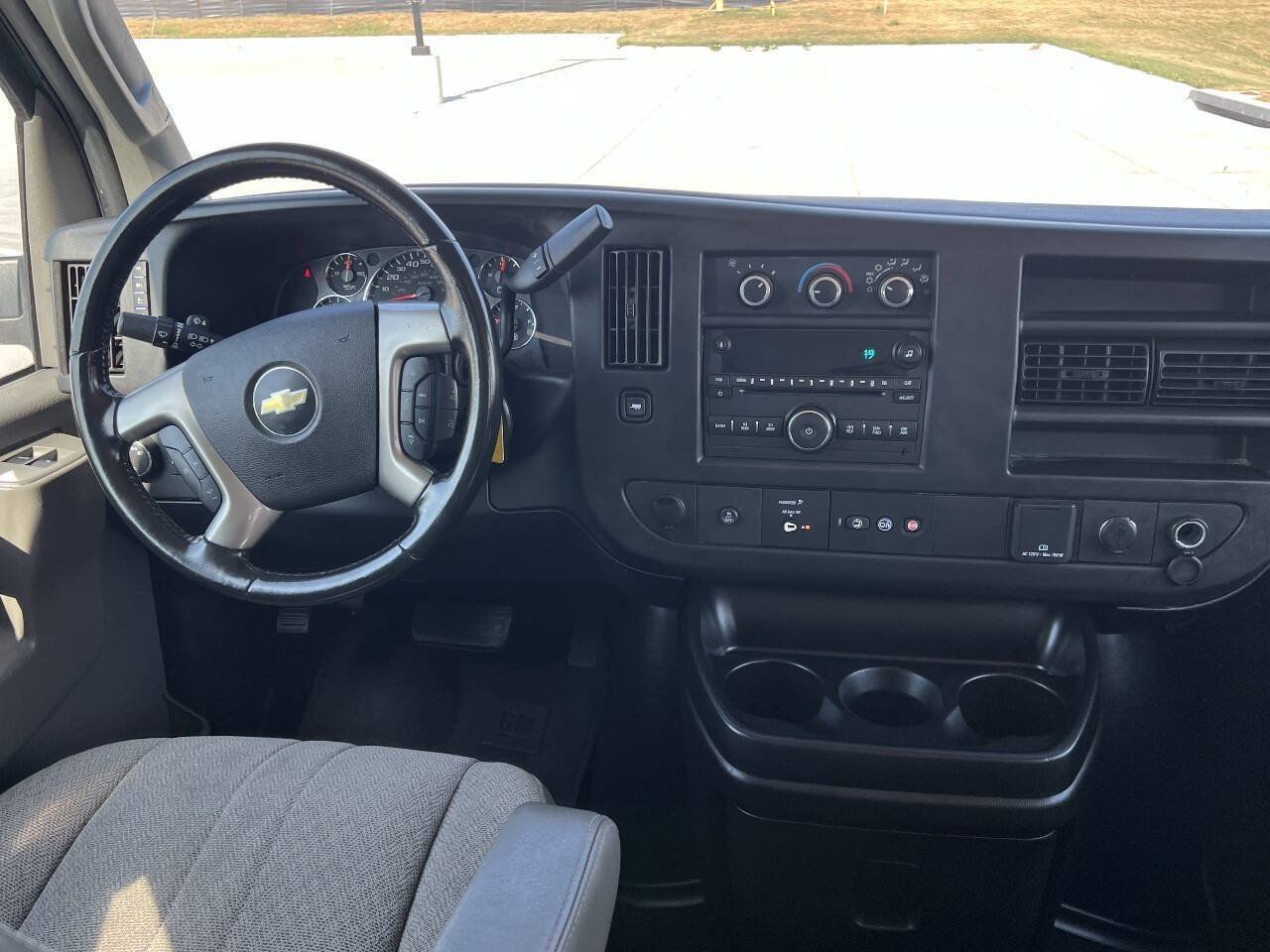 Used 2017 Chevrolet Express 3500 LT w/ LT Preferred Equipment Group RWD image 9