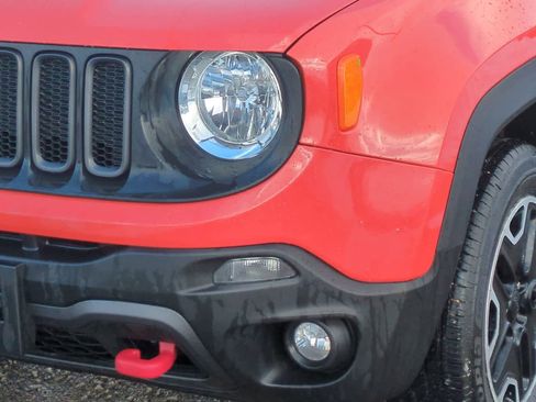 Used 2017 Jeep Renegade Trailhawk image 11