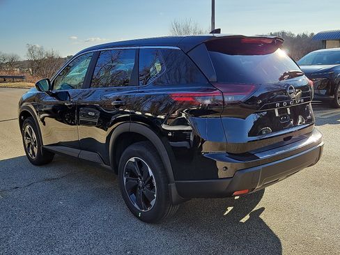 New 2026 Nissan Rogue SV w/ Cold Weather Package image 4