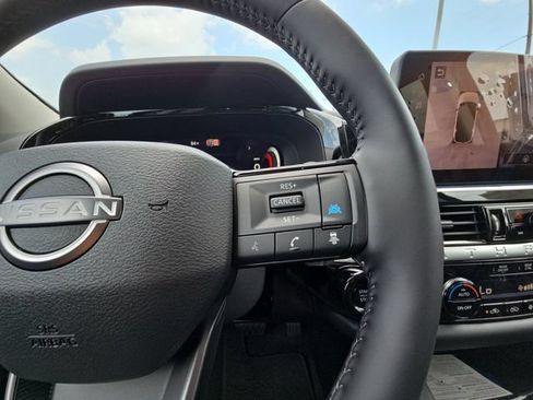 New 2026 Nissan Pathfinder SL FWD image 12