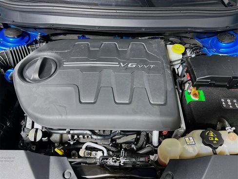 Used 2019 Jeep Cherokee Trailhawk image 27