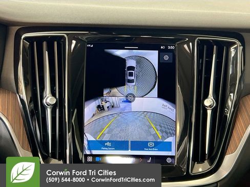 Used 2024 Volvo S60 B5 Plus image 19