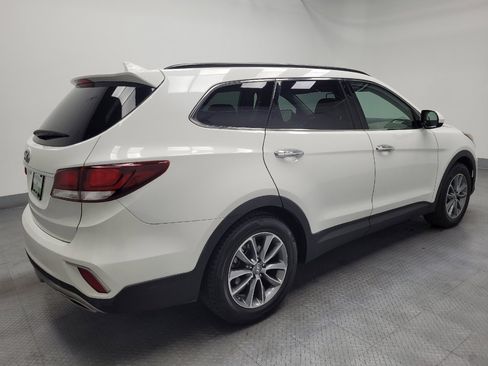 Used 2017 Hyundai Santa Fe SE image 10
