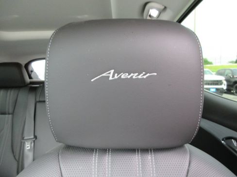 Certified 2026 Buick Envision Avenir AWD/4WD image 21