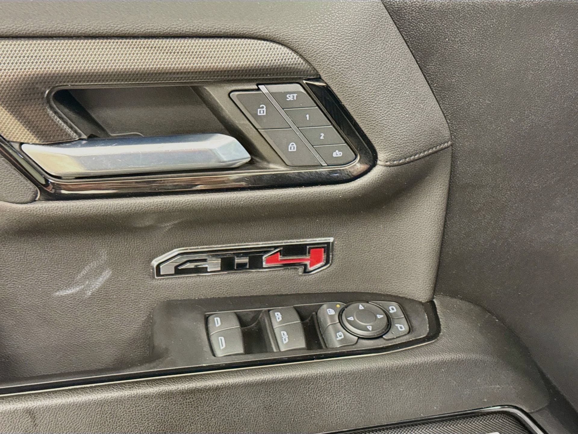 Used 2023 GMC Sierra 1500 AT4 w/ Technology Package AWD/4WD image 18