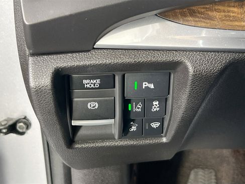 Used 2017 Acura MDX SH-AWD image 10