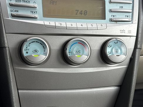 Used 2009 Toyota Camry LE image 18