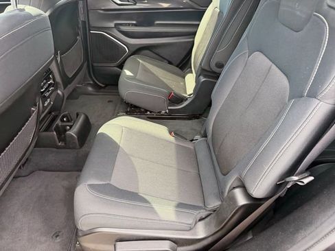 Used 2022 Jeep Grand Cherokee L Laredo w/ Luxury Tech Group I AWD/4WD image 11
