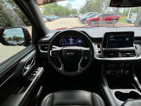 Used 2024 Chevrolet Tahoe Z71 w/ Luxury Package AWD/4WD image 11