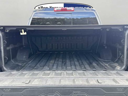 Used 2023 GMC Canyon Denali image 9