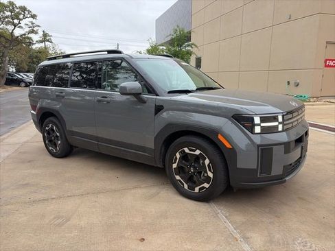 Used 2025 Hyundai Santa Fe SEL FWD image 4