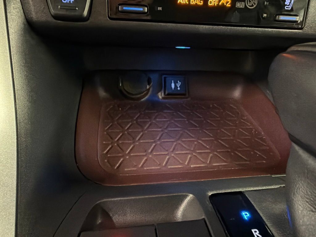 Used 2019 Toyota RAV4 Limited w/ Cold Weather Package AWD/4WD image 16