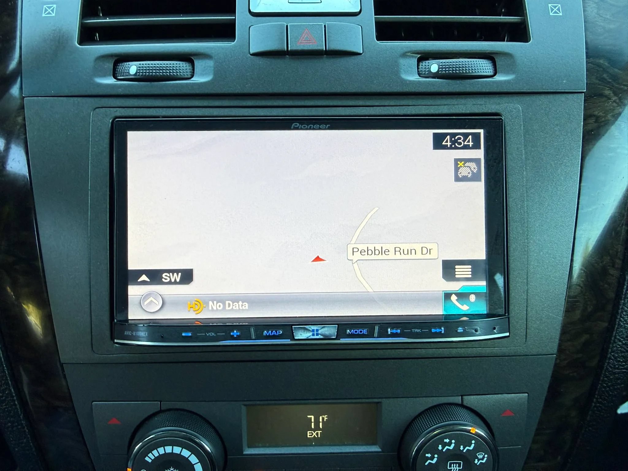 Used 2011 Cadillac DTS FWD image 40