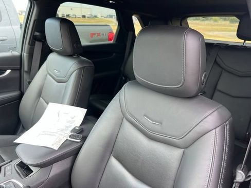 Used 2021 Cadillac XT5 Premium Luxury w/ LPO, Floor Liner Package FWD image 9