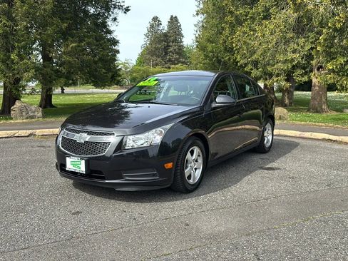 Used 2014 Chevrolet Cruze LT w/ Technology Package FWD image 1