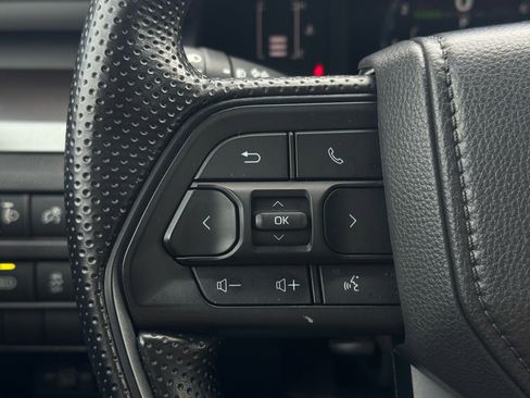 Used 2025 Toyota Tacoma SR5 image 23