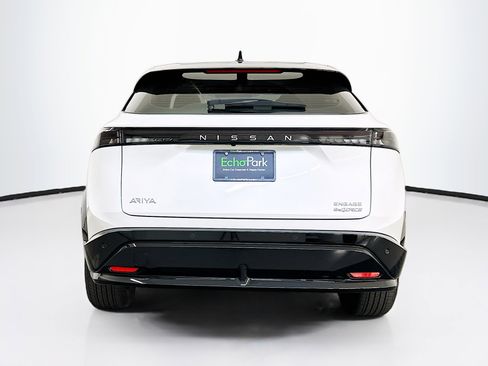 Used 2023 Nissan Ariya AWD image 7