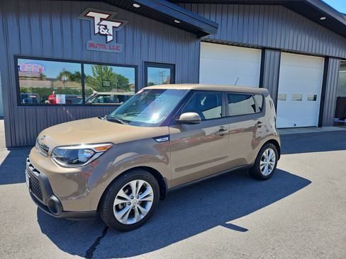 Used 2015 Kia Soul + FWD image 2